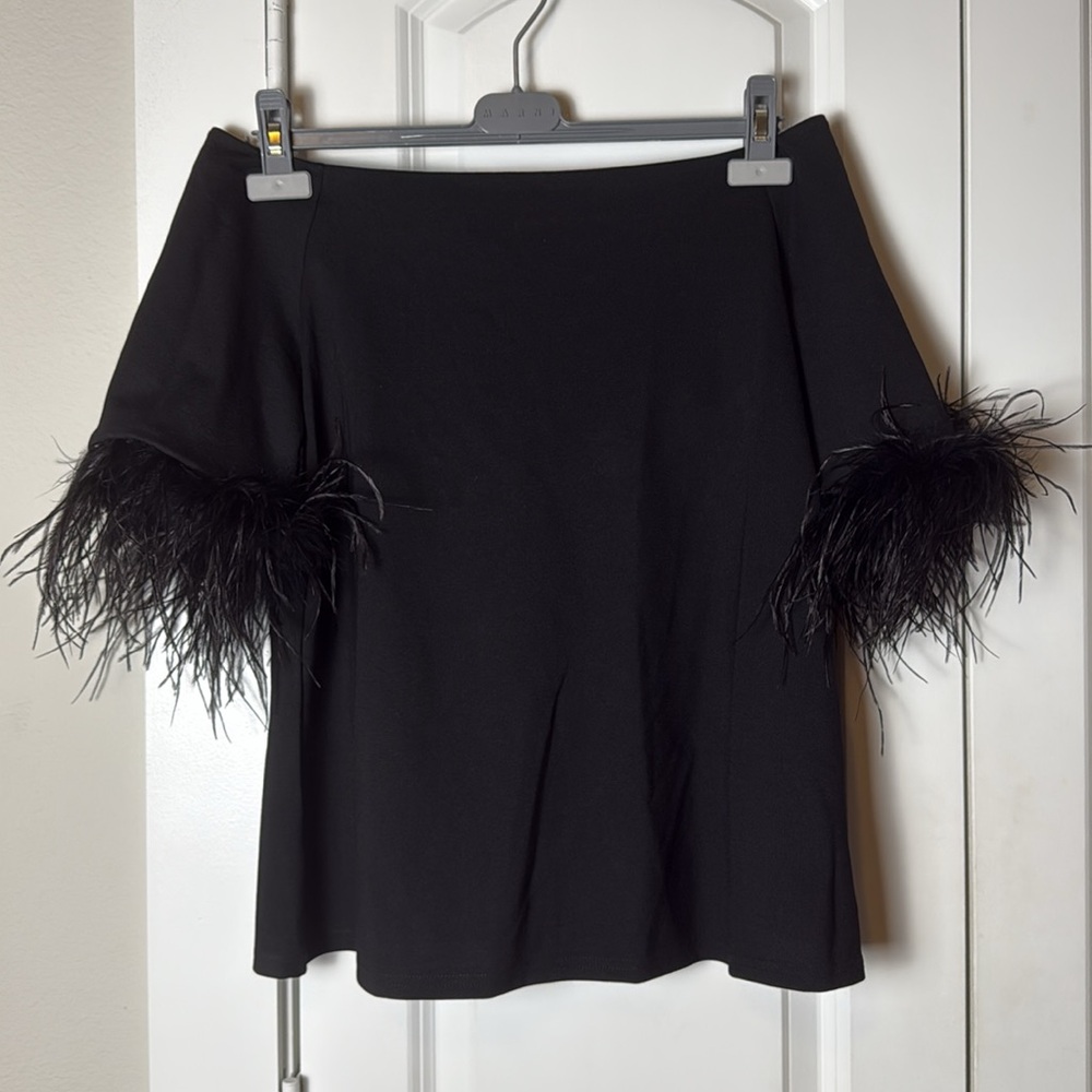 TUCKERNUCK Black Feather Miranda Off The Shoulder Blouse - Picture 5 of 6